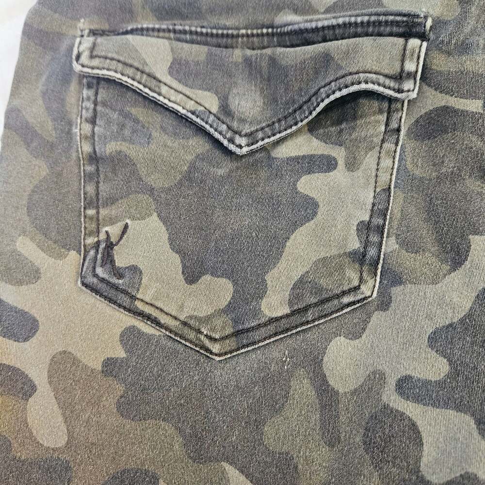 KUT from the Kloth Alice Camo Cut Off Jean Shorts Size 6 - Picture 8 of 8